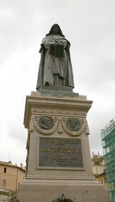 Статуя Джордано Бруно в Риме