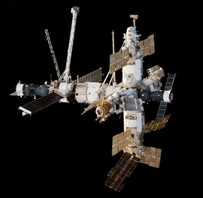 Орбитальный комплекс «Союз ТМ-26» — «Мир» — «Прогресс М-37»